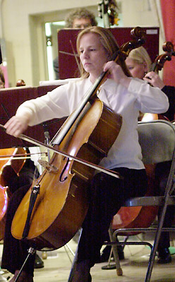 Helen Tarantino, cello