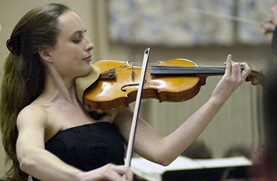 Katy Gillan, violin soloist