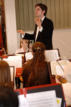 Jeffrey Means conducts the Parkway Concert Orchestra